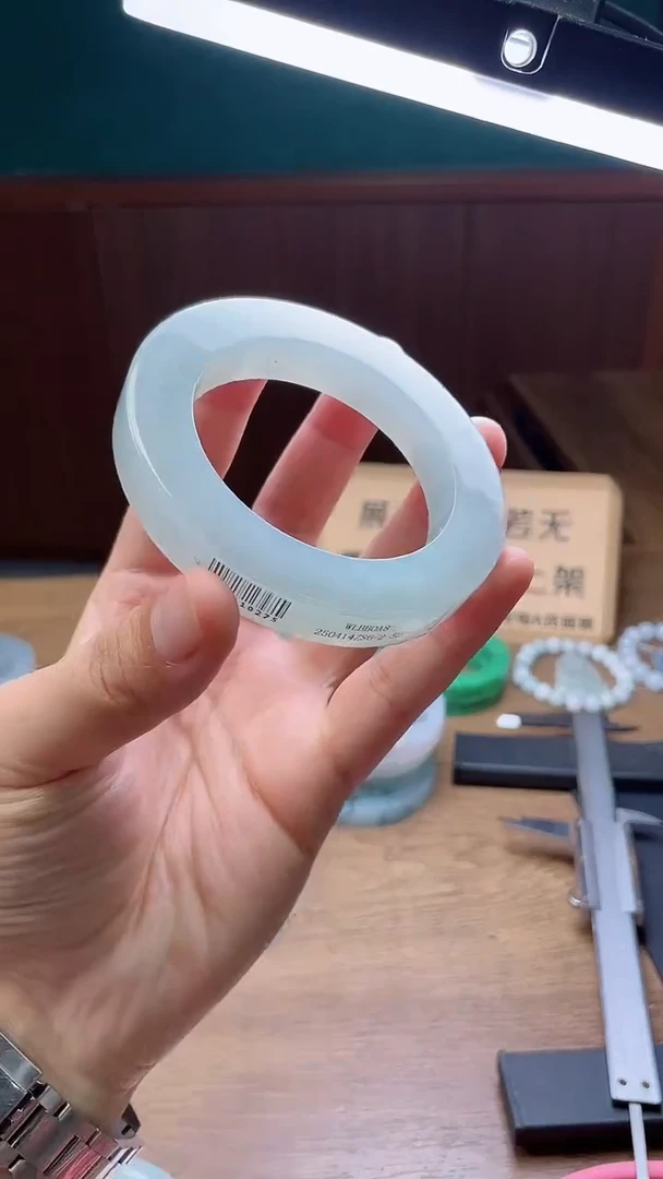 定制翡翠手镯未镶嵌火定制