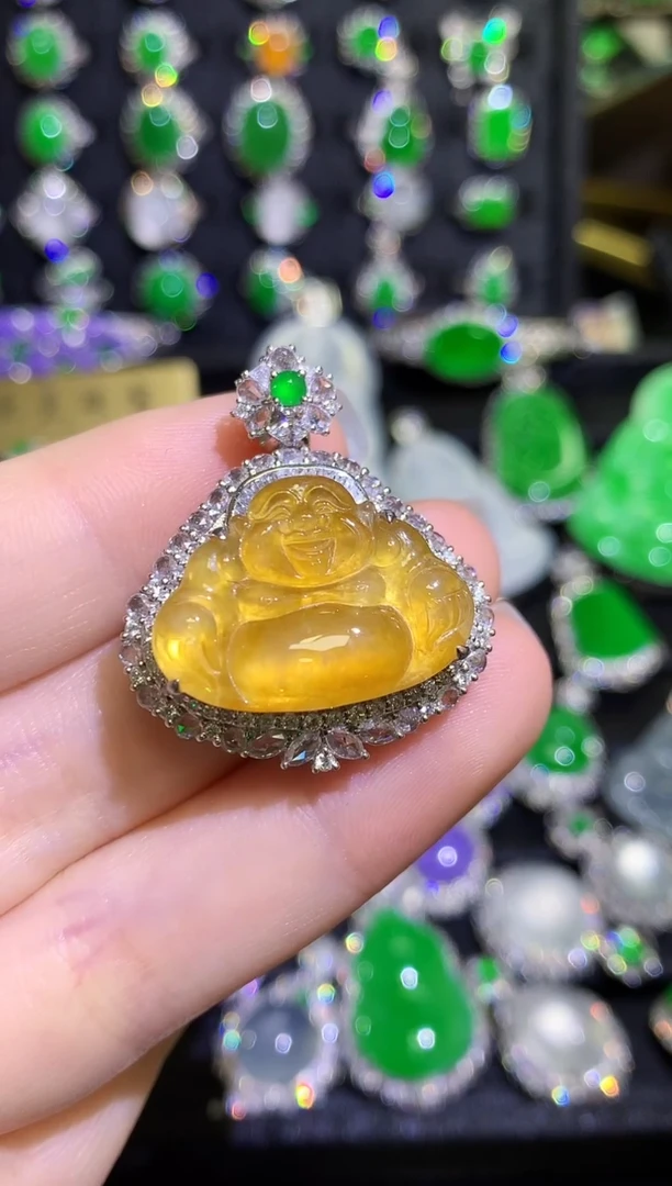 【闪购商品】翡翠颈饰18K金镶嵌高冰玻黄翡弥勒佛开全盖