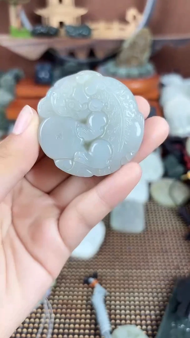 和田玉未镶嵌颈饰1