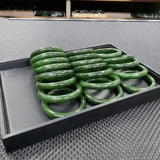 【老郑家】和田玉手镯一支 (多样性发1件) 红皮