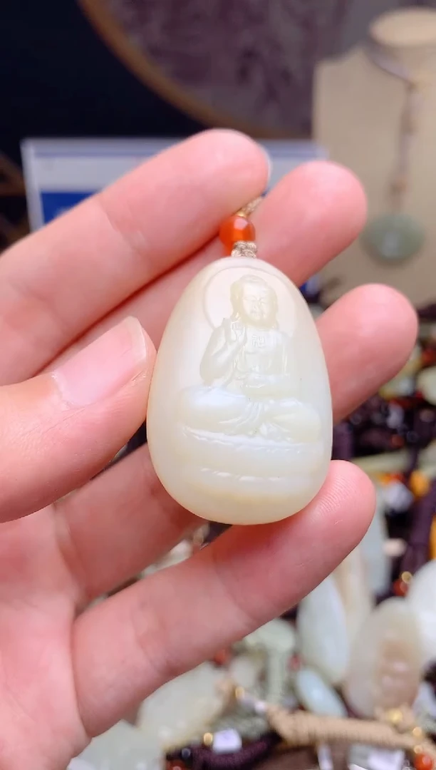 和田玉未镶嵌颈饰1