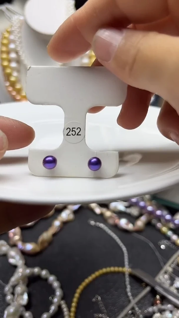 颈饰未镶嵌淡水珍珠多人