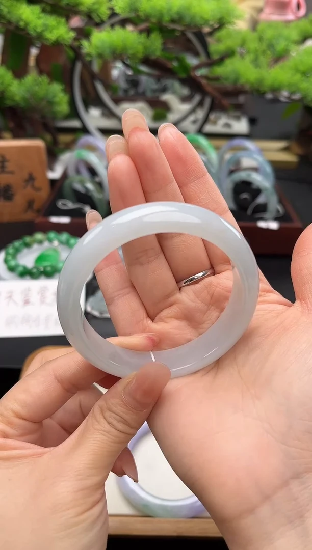 未镶嵌手镯翡翠手镯