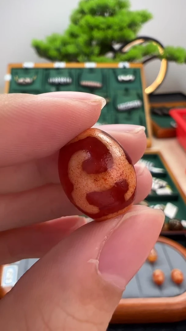 玛瑙/玉髓（覆膜）颈饰未镶嵌大***?50.（微瑕随机发货）