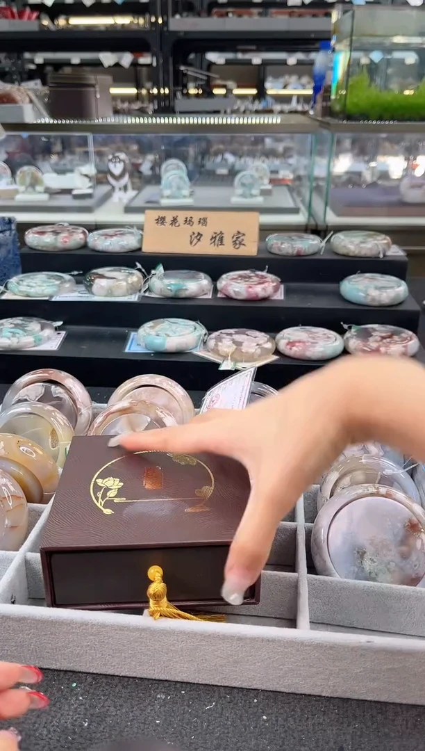 未镶嵌手镯石英质玉六*六圈口（赠品镯心）