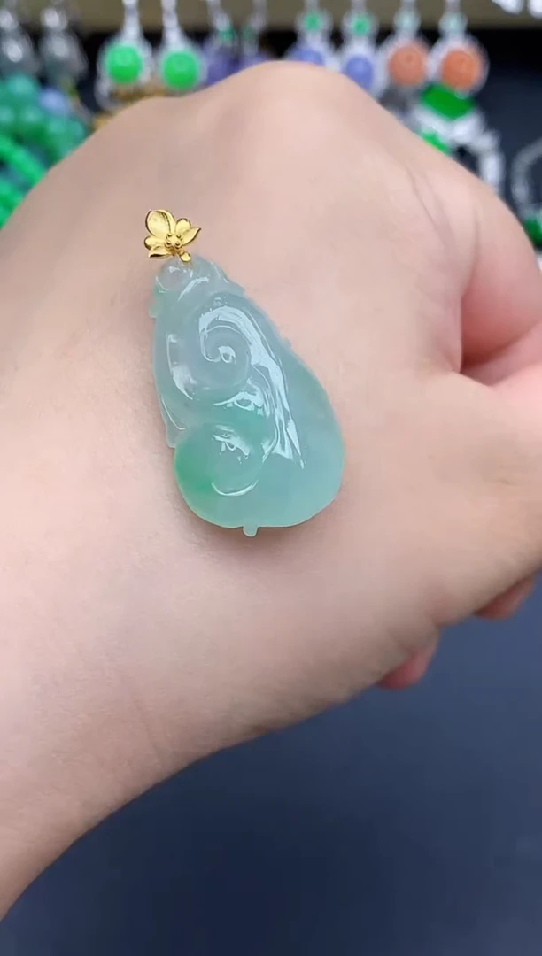 颈饰18K金镶嵌翡翠52-春日珠宝