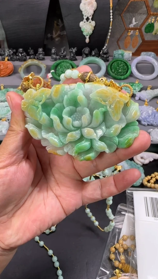 【闪购商品】翡翠颈饰未镶嵌牌子