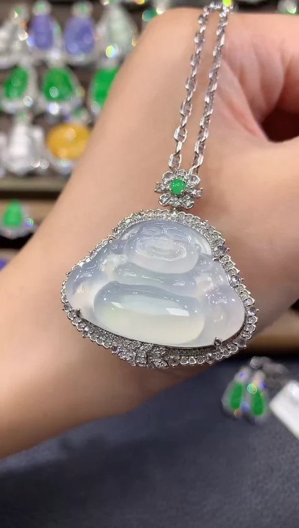 吊坠(不含链)18K金镶嵌翡翠C90