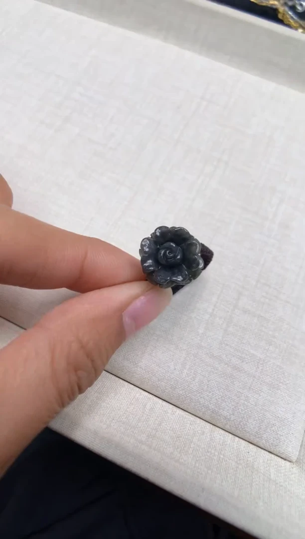 【闪购商品】翡翠颈饰未镶嵌戒圈