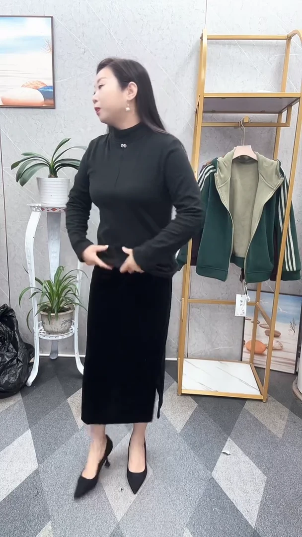 灰色一体绒小衫立领