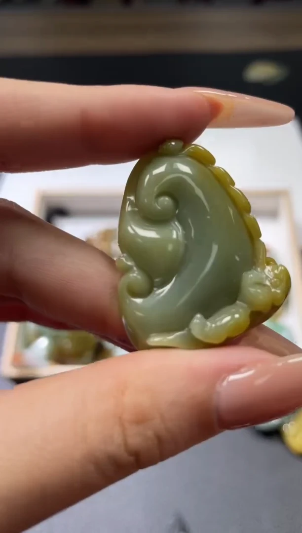 颈饰未镶嵌翡翠天然A货翡翠随机发一件217