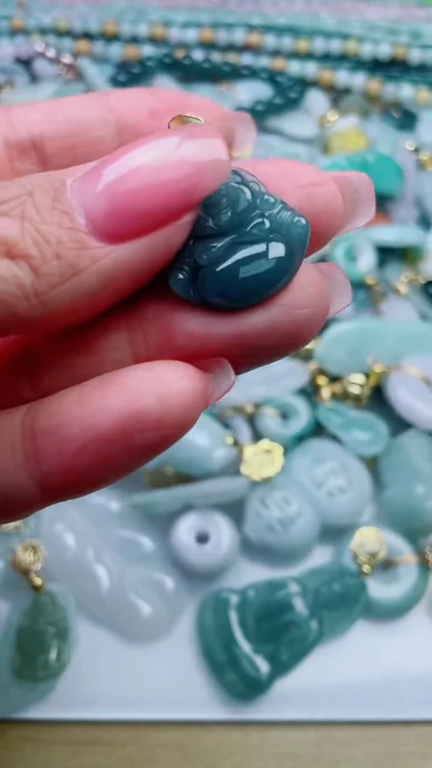 未镶嵌挂件翡翠1