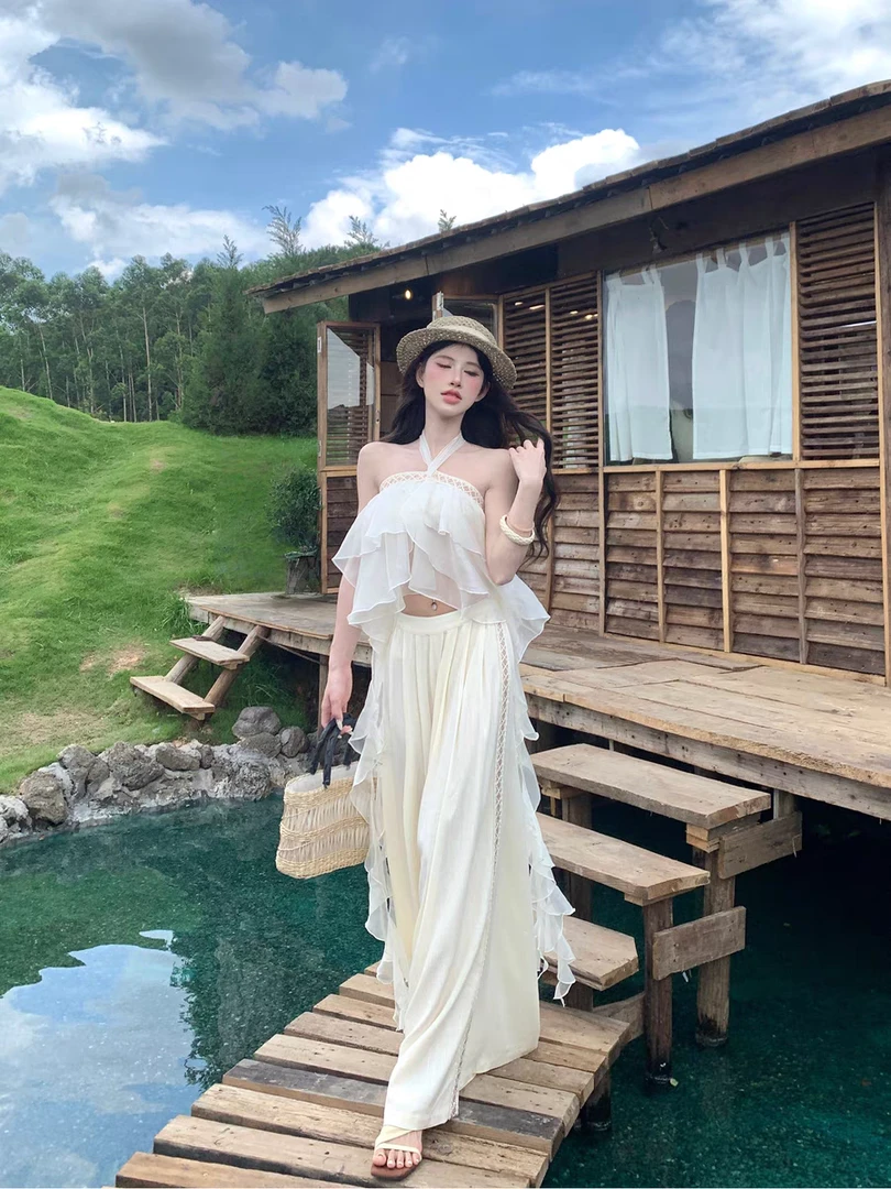 性感辣妹气质挂脖上衣女2025夏季新款显瘦休闲裤两件套装