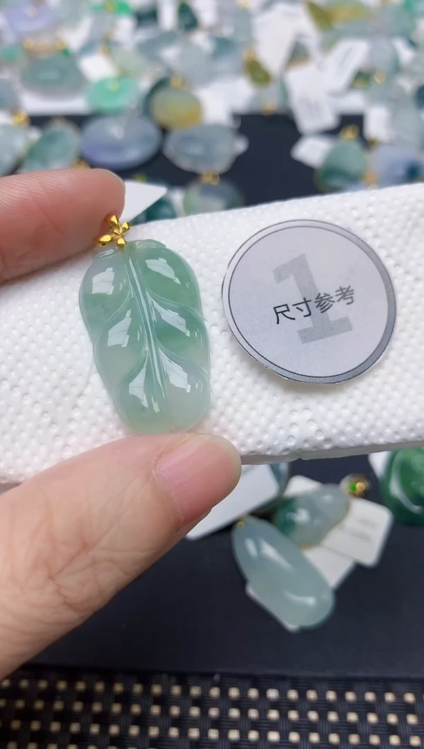 颈饰18K金镶嵌翡翠天然缅甸A货翡翠