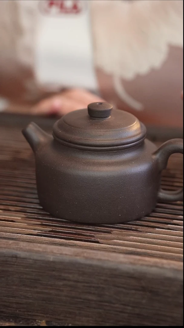 茶壶紫砂德中 黑金砂 半手工 220cc