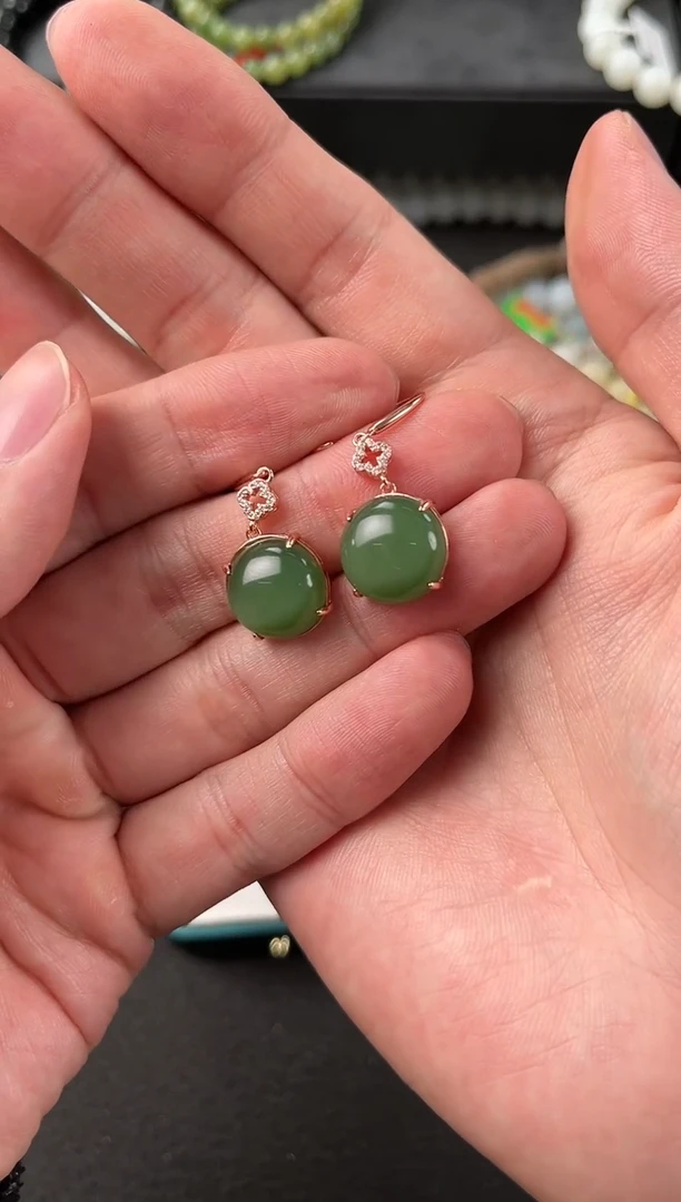 【闪购商品】和田玉耳钉未镶嵌俄碧猫眼耳钉微色差