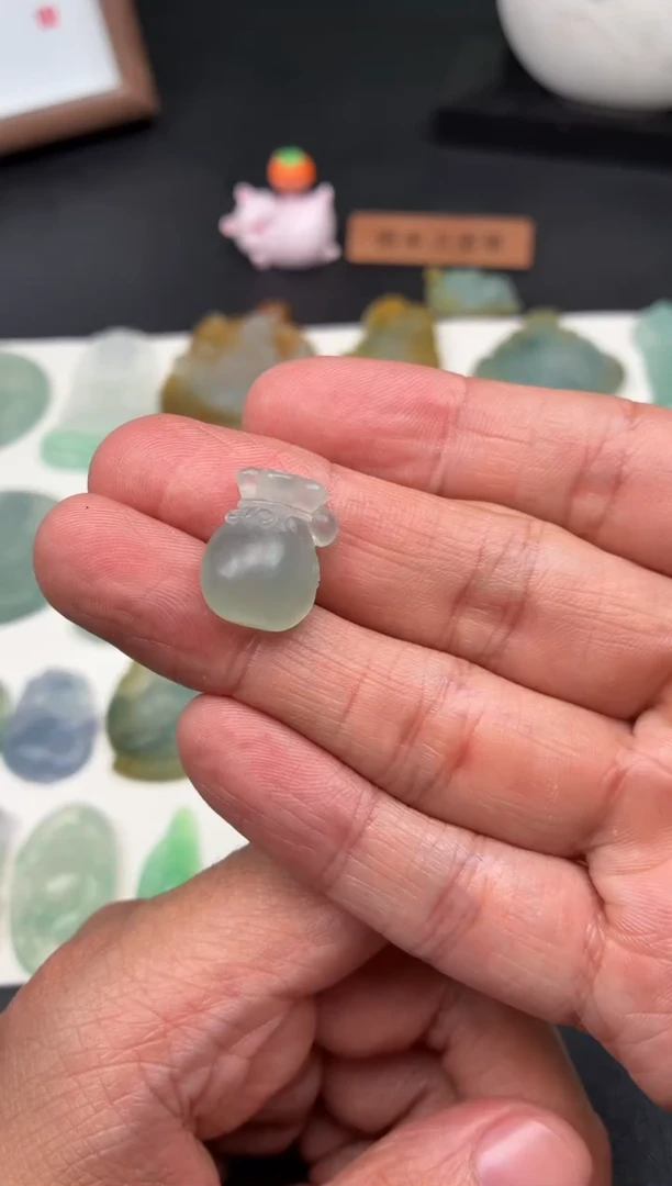 未镶嵌定制翡翠翡翠