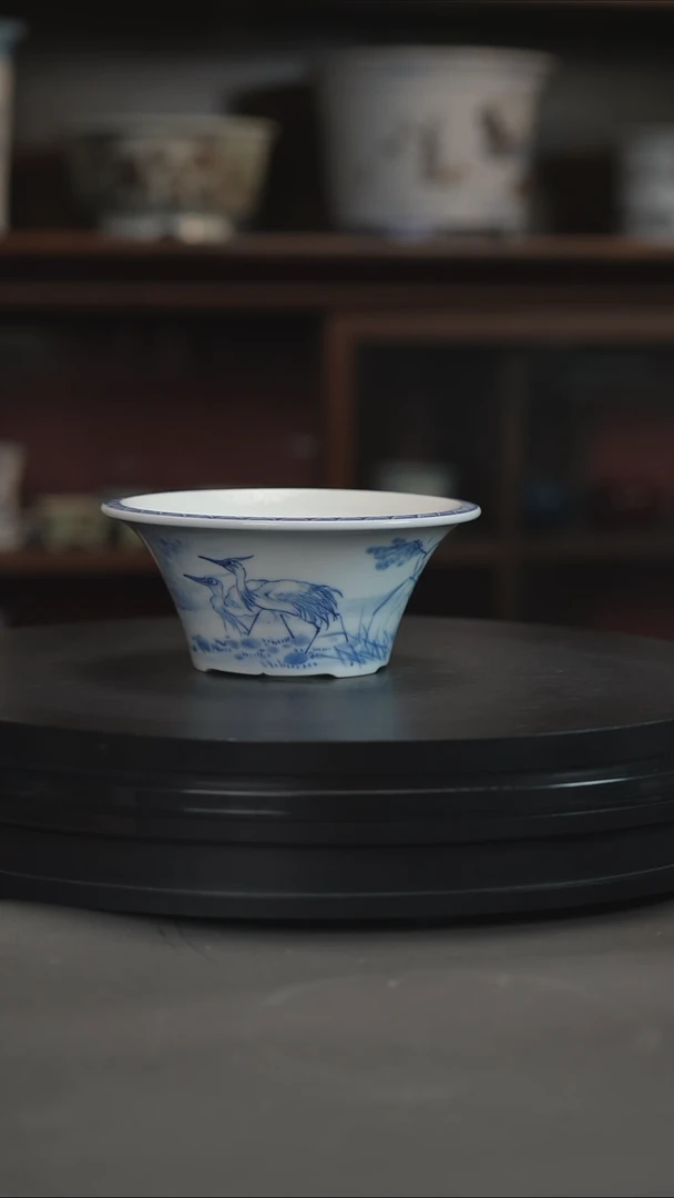 釉下青花手绘盆仕*?釉下青花手绘盆