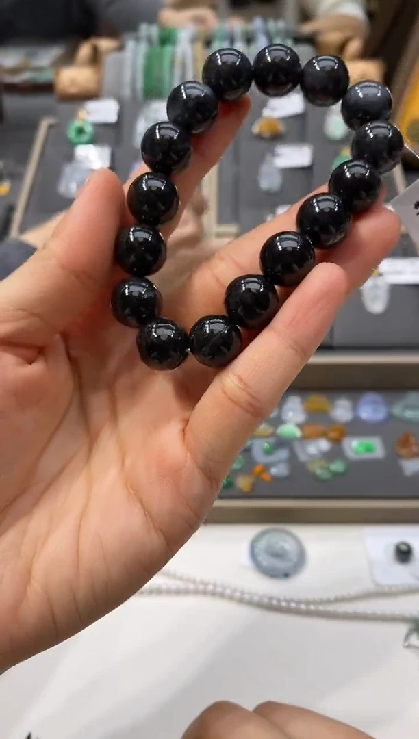 颈饰未镶嵌翡翠手串