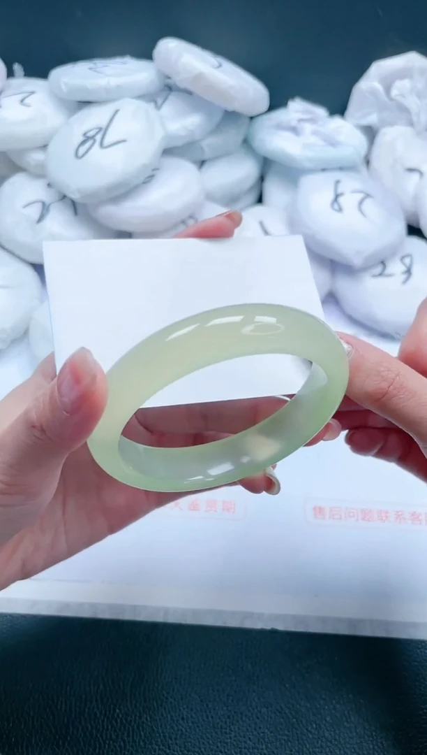 【闪购商品】石英质玉手镯未镶嵌16J90-62