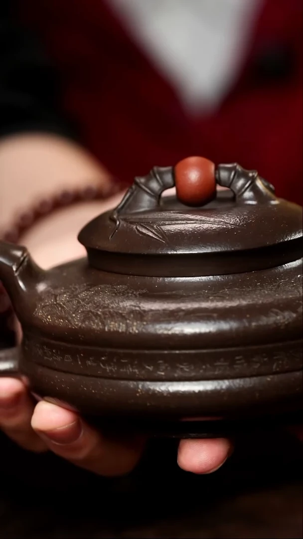 宜兴紫砂乌金砂时来运转