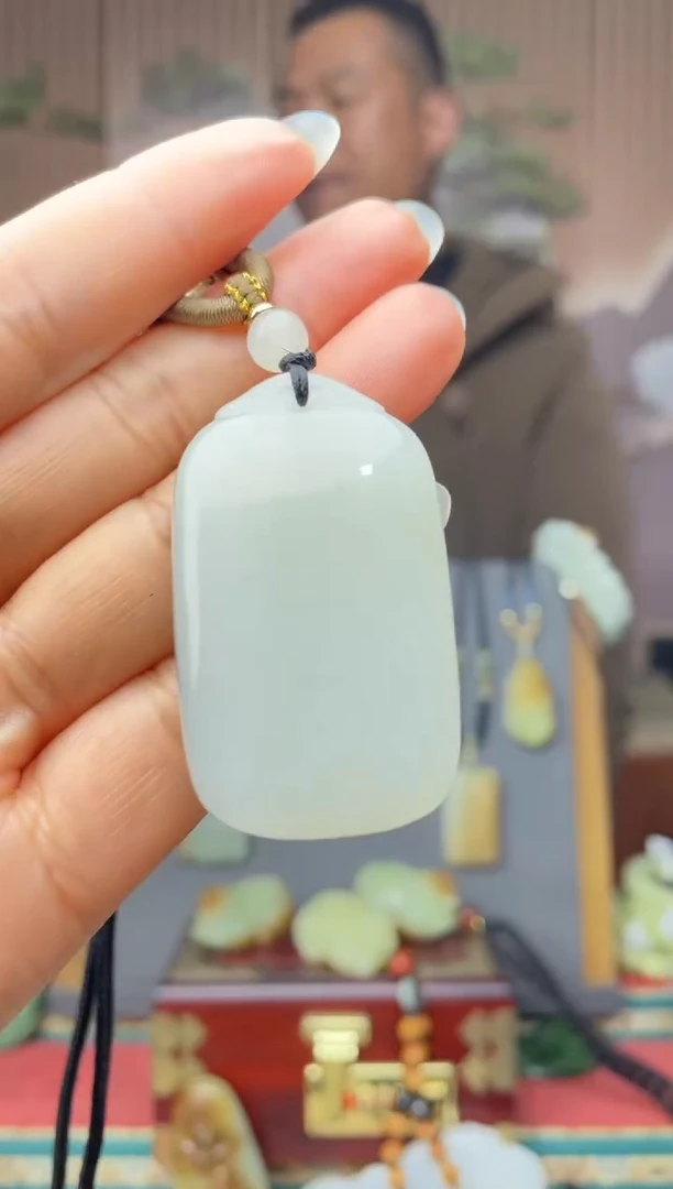 颈饰未镶嵌和田玉拍一发一