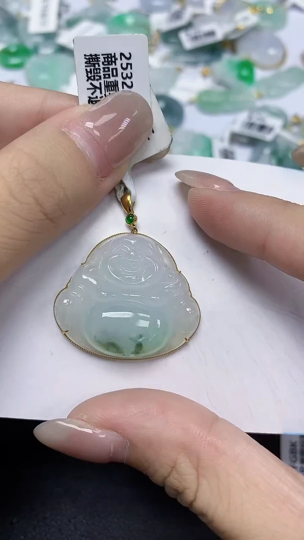 翡翠18K金镶嵌颈饰天然缅甸翡翠A货