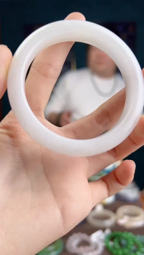 【闪购商品】和田玉手镯未镶嵌多样性发货 拍一单发一个52-63