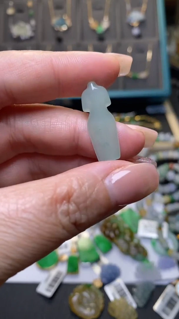 颈饰未镶嵌翡翠净货38053