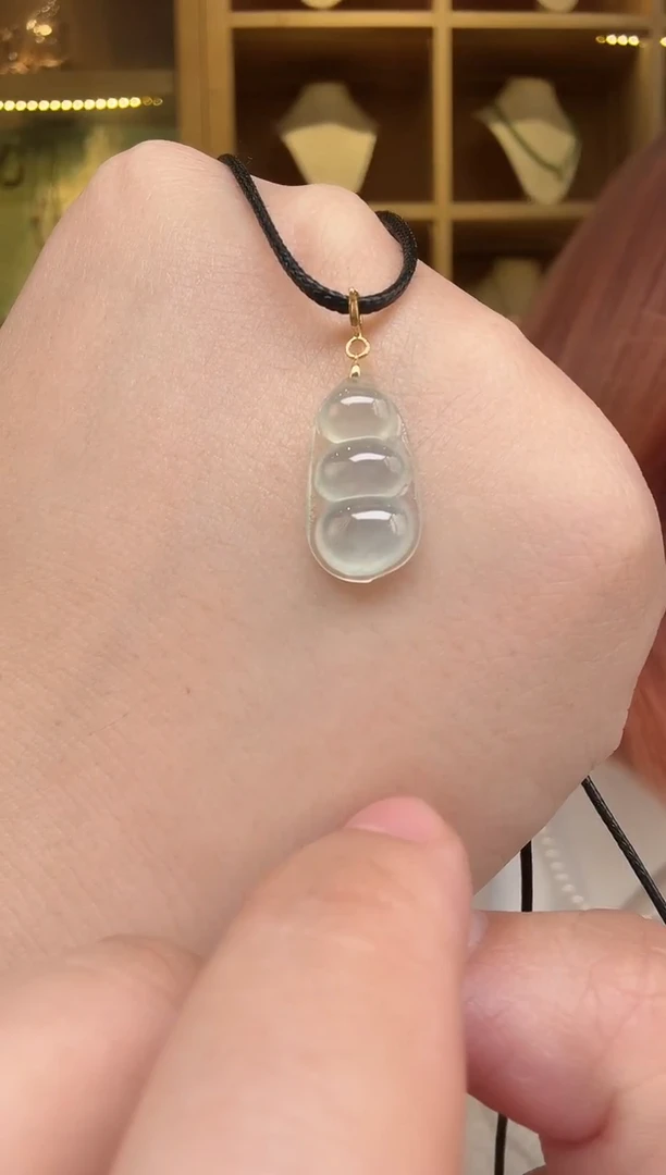 颈饰18K金镶嵌翡翠挂件