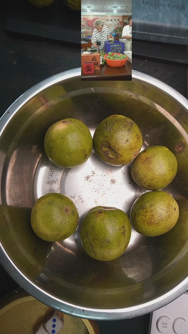 文玩核桃把件青皮盘山8个（售出不退不换）