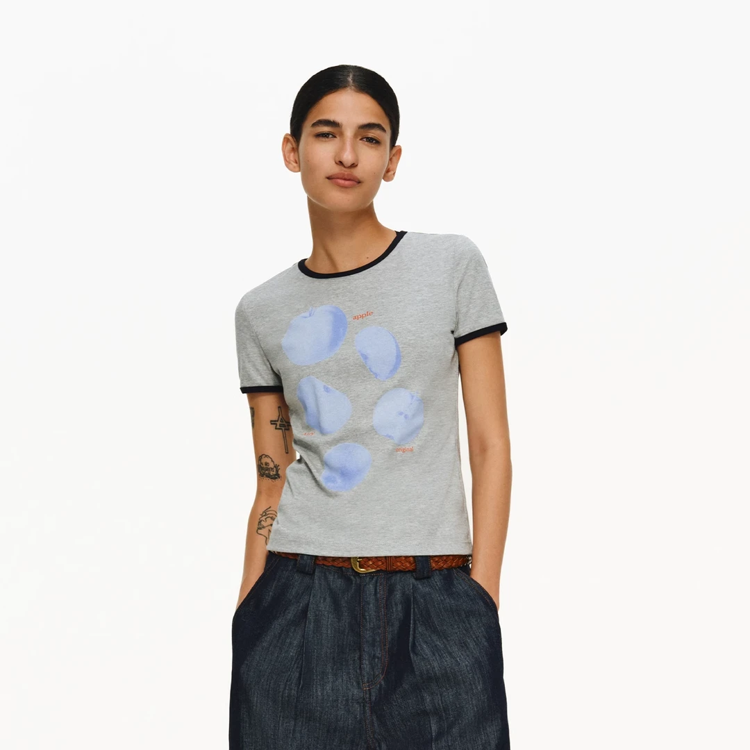 ATRY街头潮流彩色撞边正肩短袖苹果印花2025新款休闲通勤百搭T恤