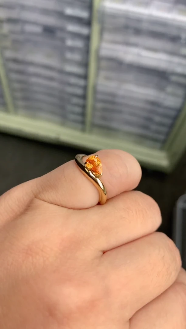 【闪购商品】石榴石戒指18K金镶嵌1ct芬达石戒指