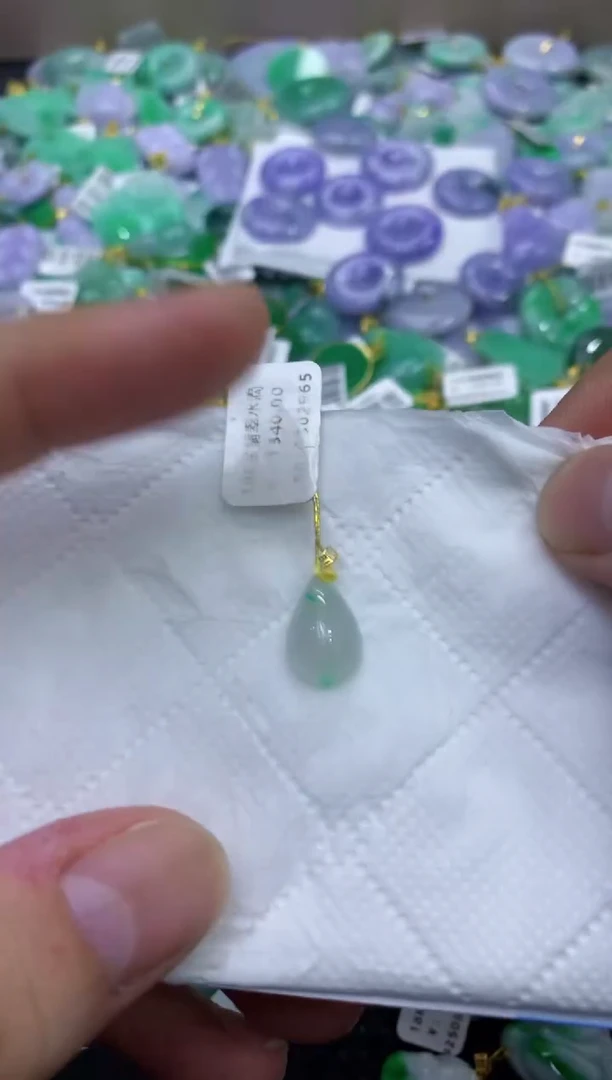 颈饰未镶嵌翡翠天然缅甸翡翠A货