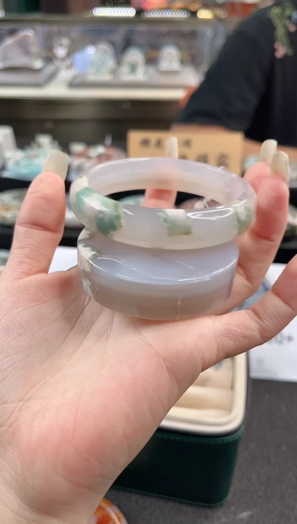 未镶嵌手镯石英质玉尘*丷圈口（赠品镯心）