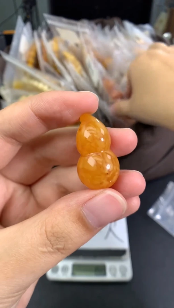 蜜蜡未镶嵌珠宝奇石1