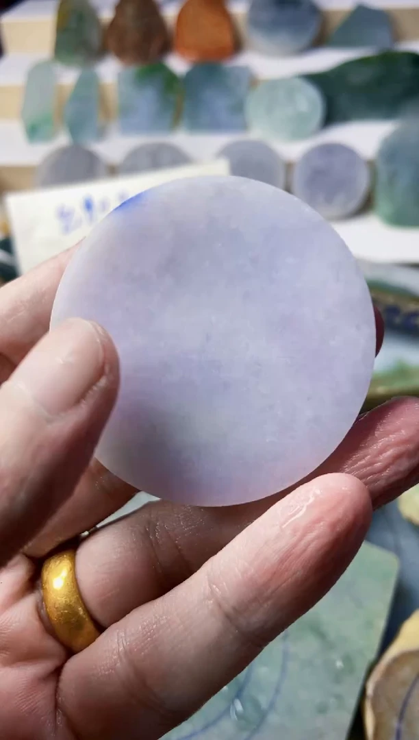 翡翠未镶嵌颈饰料子