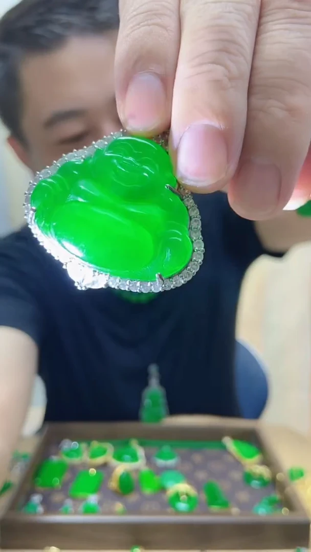 吊坠(赠链)银S925镶嵌翡翠翡翠吊坠