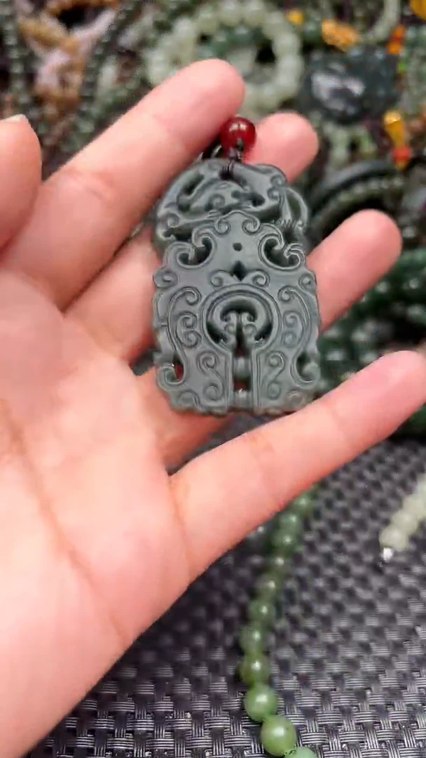 颈饰未镶嵌和田玉1