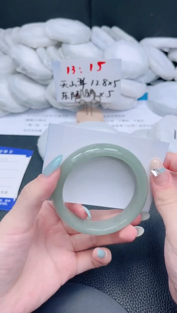 未镶嵌手镯石英质玉76-56.7