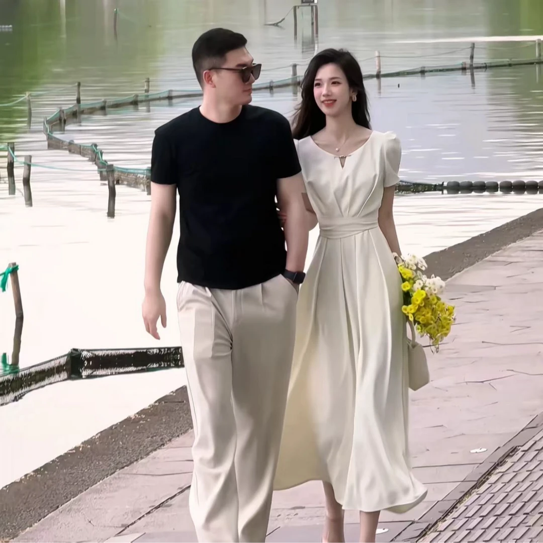 2025夏季新气质时尚百搭长裙女高级收腰显瘦赫本风连衣裙D1467