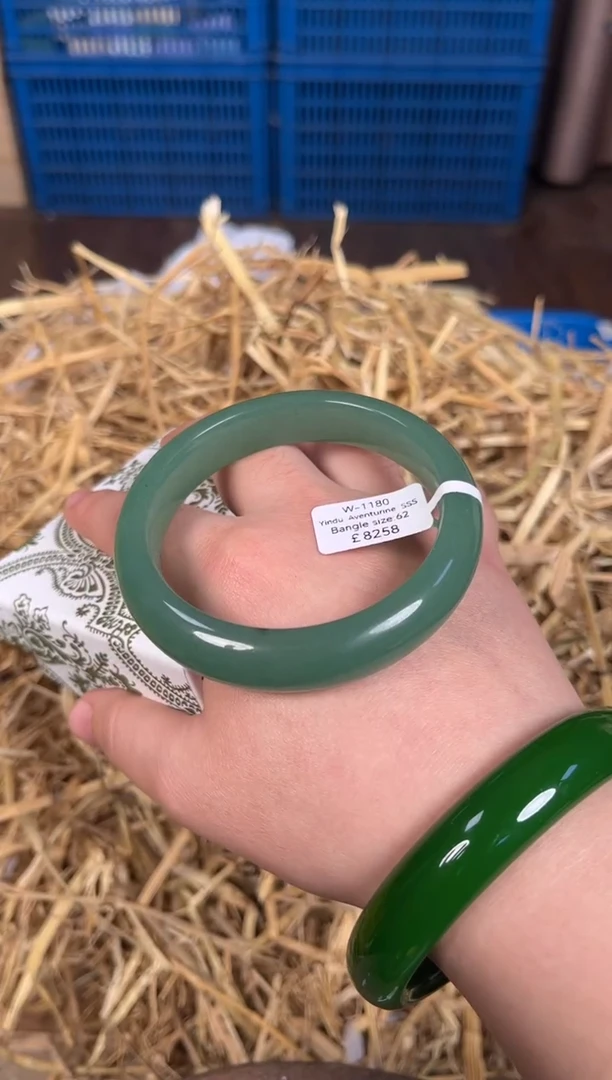 未镶嵌手镯石英质玉W1180