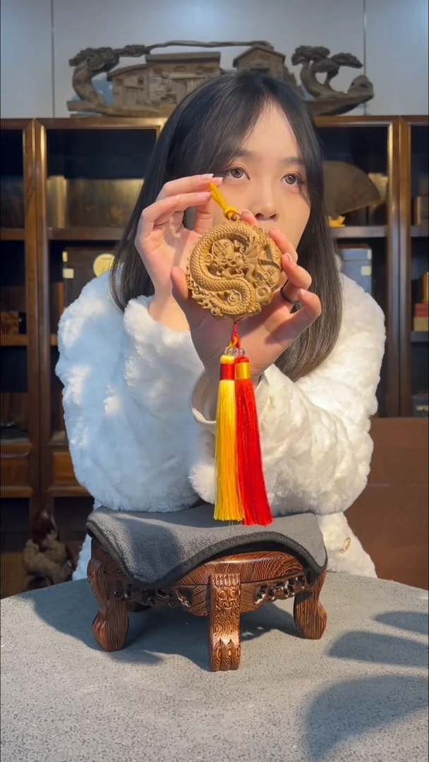 【闪购商品】金丝楠木雕龙牌挂坠