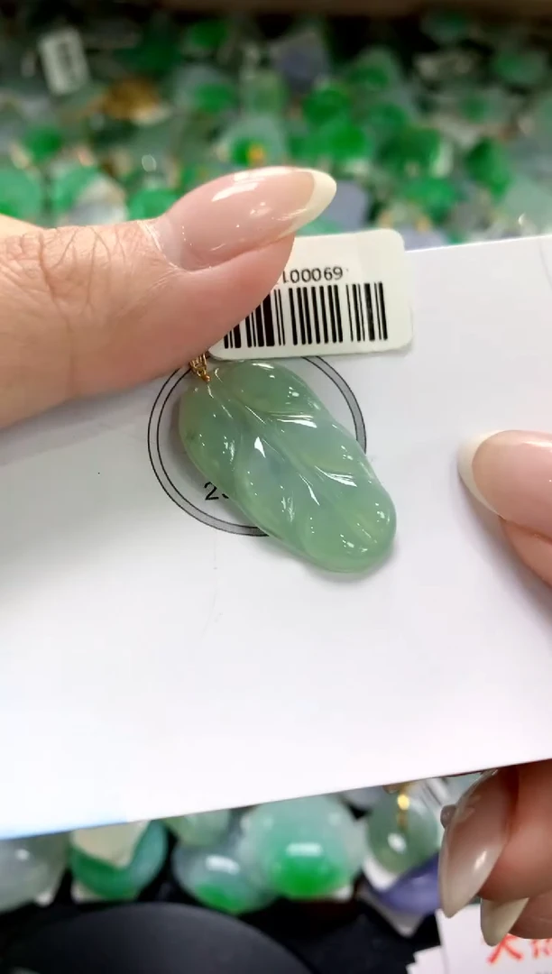 翡翠18K金镶嵌颈饰11111111111111111