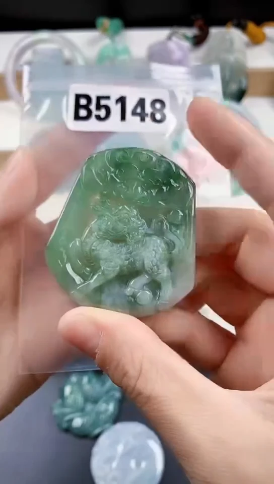 颈饰未镶嵌翡翠天然翡翠吊坠挂件