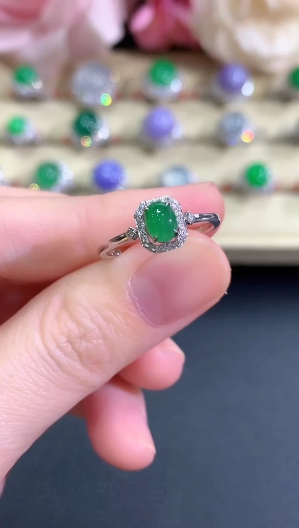 18K金镶嵌戒指翡翠冬日珠宝Q6