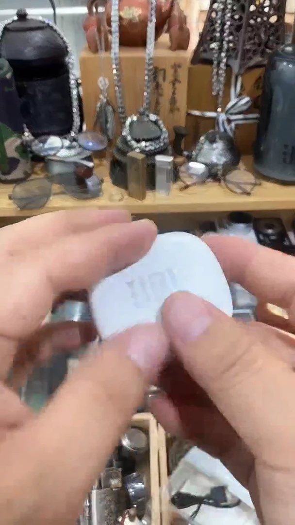 瓷片闪购商品  如图所示