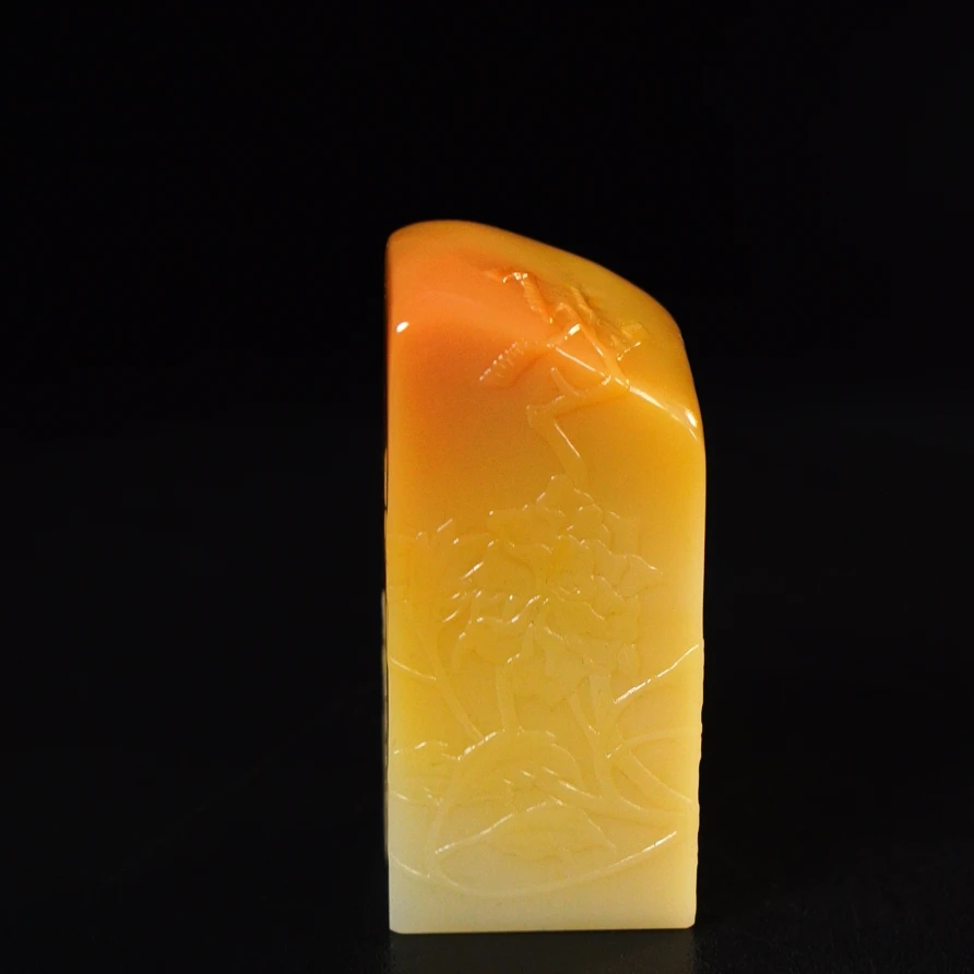 17寿山石芙蓉薄意印章148.4克3x3x6.2