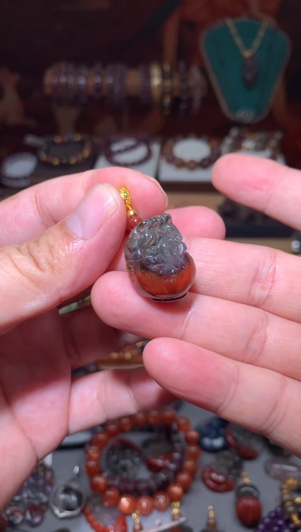 水晶珠宝半成品未镶嵌红极光貔貅