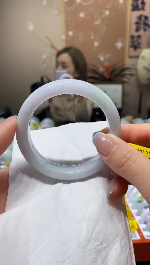 【闪购商品】翡翠手镯未镶嵌55.6圈口